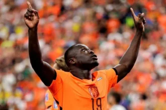 Holanda desencanta e atropela suécia por 5 a 1 com