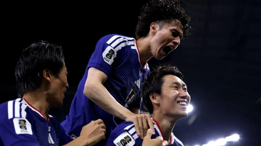 Japão dá show com goleada de 4 a 0 sobre