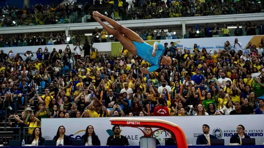 Rebeca andrade faz história e conquista ouro inédito no salto
