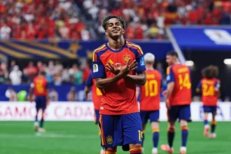 Espanha goleia arábia saudita por 4 a 0 com gol