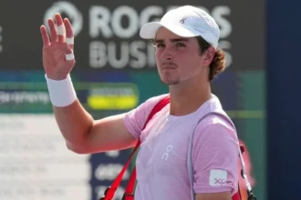 João fonseca se retira de eastbourne por desconforto e foca
