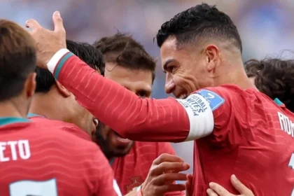 Cristiano ronaldo faz história com dois gols, quebra recorde inédito