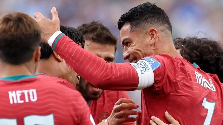 Cristiano ronaldo faz história com dois gols, quebra recorde inédito