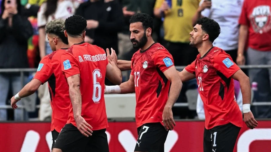 Egito conquista classificação histórica para a próxima fase da copa