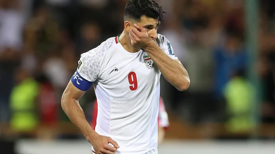 Capitão do irã, mehdi taremi, explode contra fifa e classifica