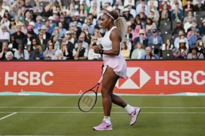 Serena williams de volta a wimbledon: lenda do tênis enfrenta