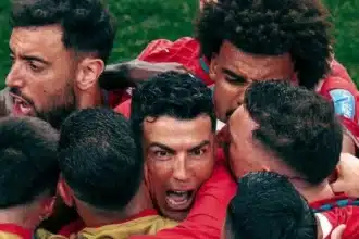 Aos 41 anos, insubstituível e recordista: cristiano ronaldo desafia a