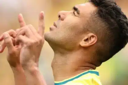 Casemiro faz gol crucial contra o japão, vira herói e