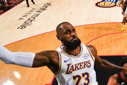 Lebron james deixa o los angeles lakers e abre caminho