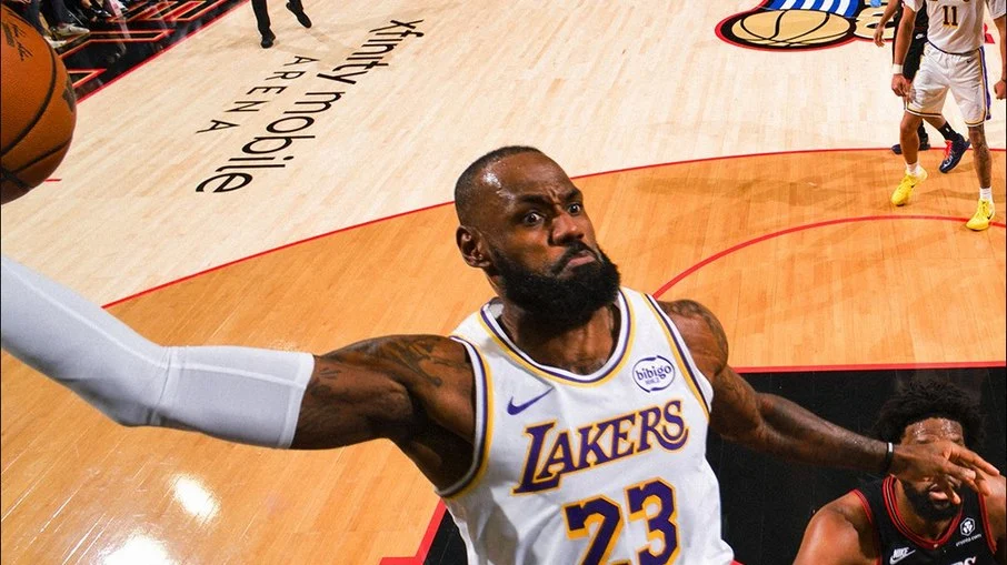 Lebron james deixa o los angeles lakers e abre caminho