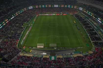 Chuva torrencial atrasa duelo entre méxico e equador pela copa