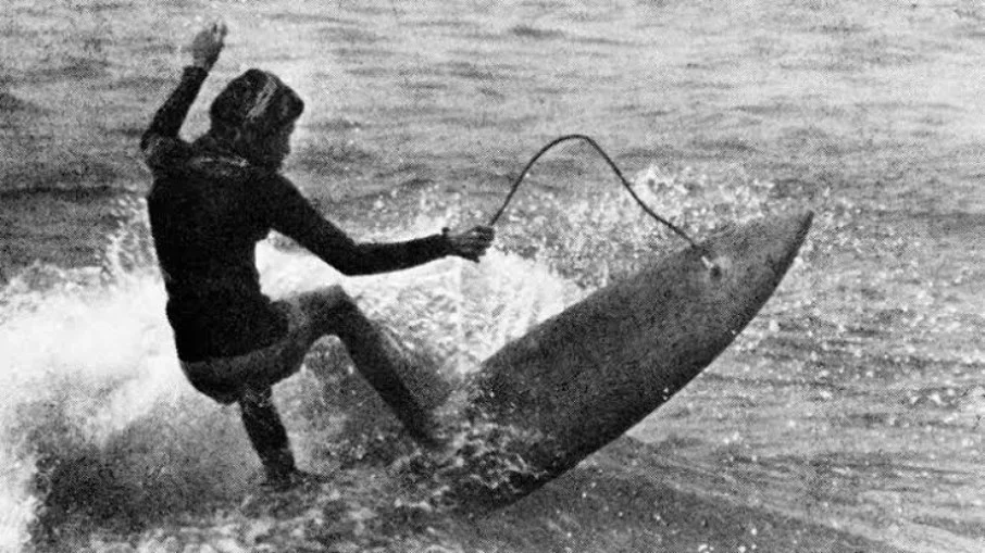 De ‘covarde’ a revolucionário: como o leash transformou o surf