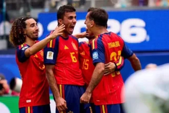 Espanha impõe domínio, vence áustria por 3 a 0 e