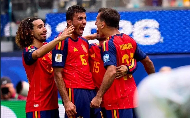 Espanha impõe domínio, vence áustria por 3 a 0 e