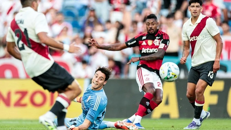 Bruno henrique, ídolo do flamengo, é alvo de atos racistas