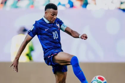 Mbappé decide em jogo sofrido: frança vence paraguai por 1