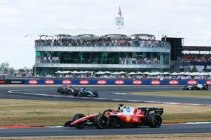 Charles leclerc quebra longo jejum com vitória espetacular no gp