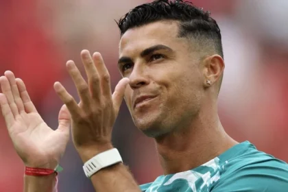 Cristiano ronaldo expõe jornalista brasileiro marcelo bechler em coletiva da