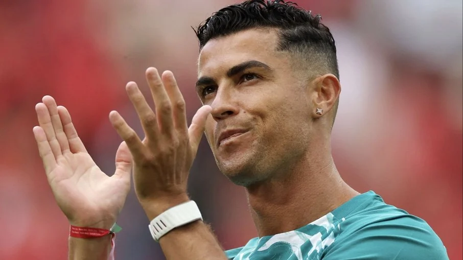 Cristiano ronaldo expõe jornalista brasileiro marcelo bechler em coletiva da