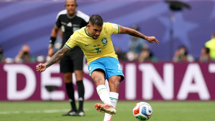 Bruno guimarães quebra o silêncio após pênalti perdido na copa,