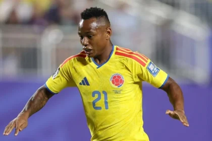 Ex grêmio jaminton campaz vira vilão da colômbia na copa do