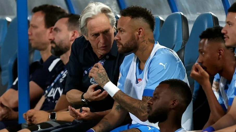 Jorge jesus debocha de neymar com ‘tu finish’ em apresentação