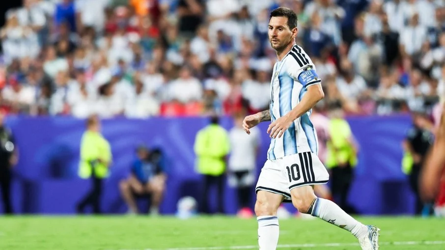 Argentina vence suíça na prorrogação com golaço de álvarez e