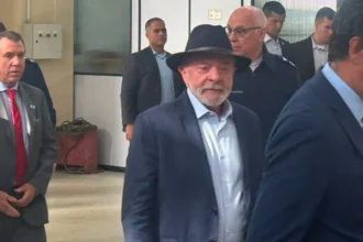 Lula dispara contra jogadores da seleção pós copa: ‘vergonha’ por voo