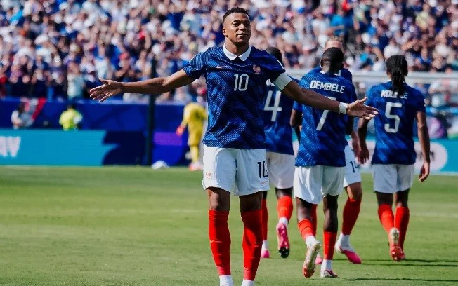 Mbappé mira feito histórico de cafu na copa do mundo: