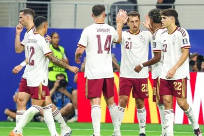 Espanha apaga brilho da frança e garante vaga na final