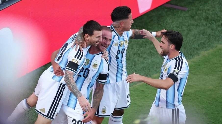 Argentina e inglaterra: semifinal da copa do mundo reacende rivalidade
