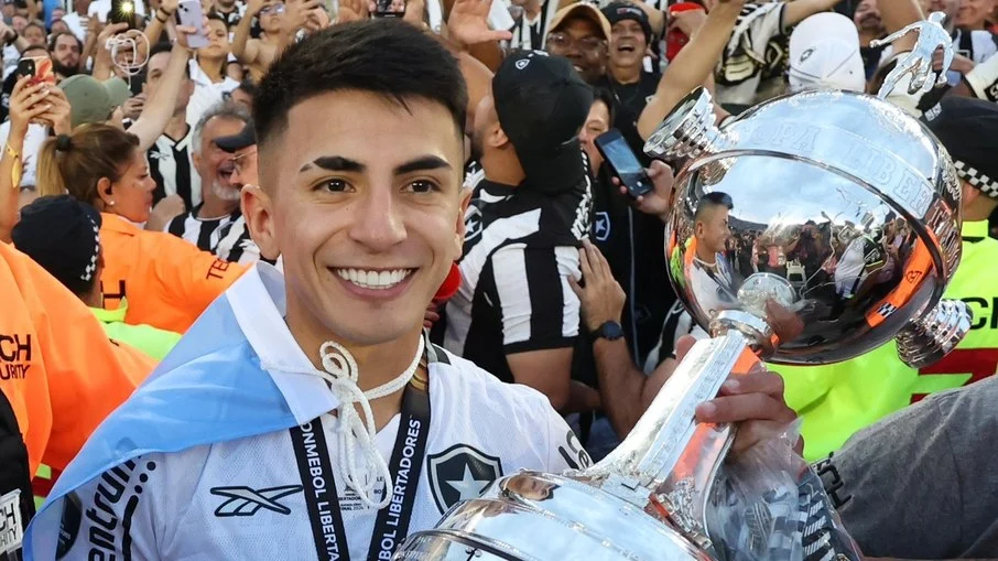 Flamengo intensifica busca por thiago almada e reforça ‘obsessão’ por