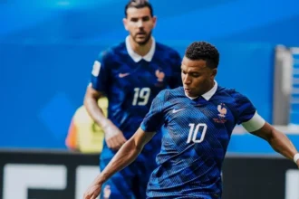 Mbappé ultrapassa messi e vira artilheiro histórico de copas, mas