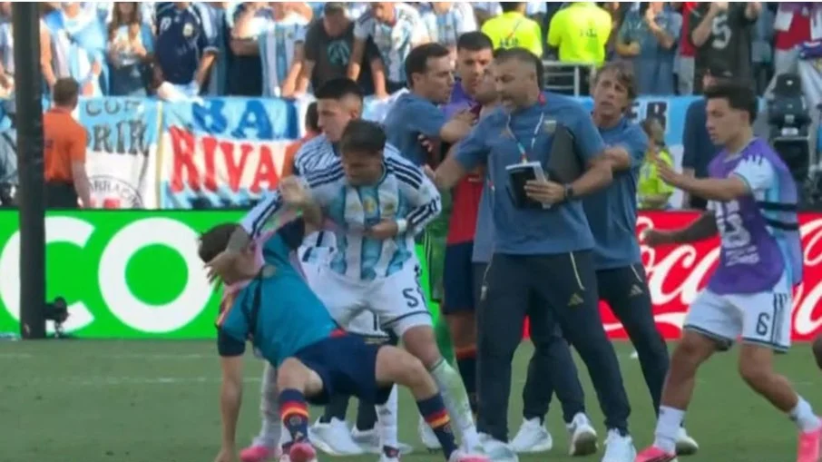 Copa do mundo 2026: leandro paredes perde a cabeça e