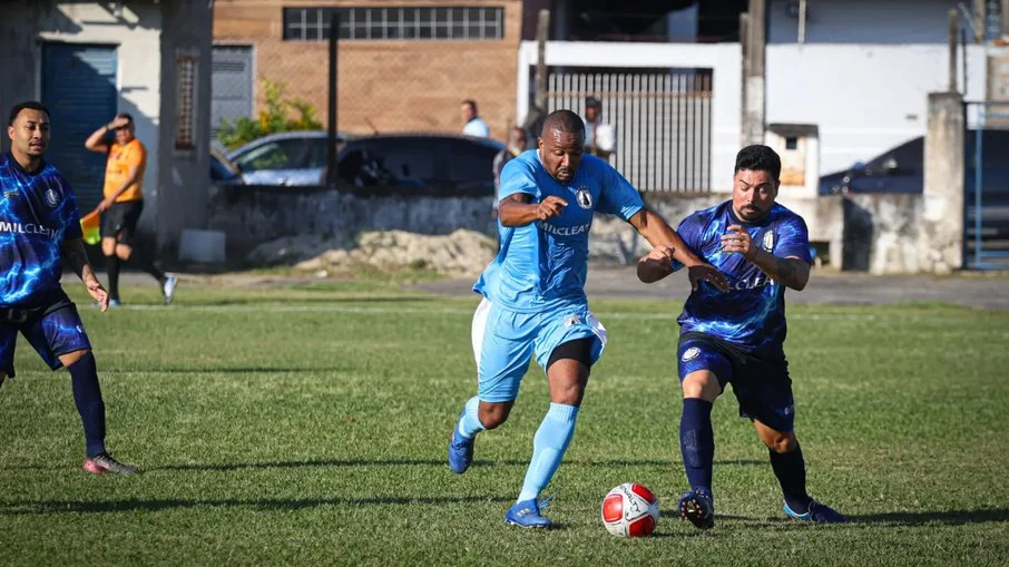 Bandeirinha de futebol amador é acusado de injúria racial e