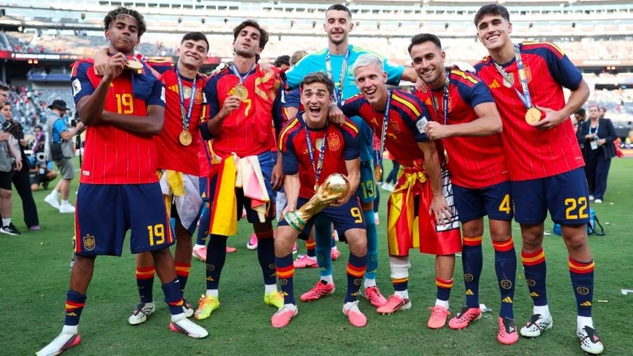 O triunfo do tiki taka: a espanha conquista o bicampeonato mundial