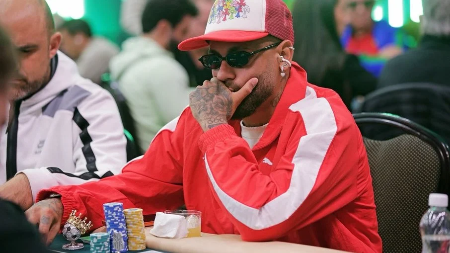 Após vitória no poker e mensagem enigmática ‘life is a