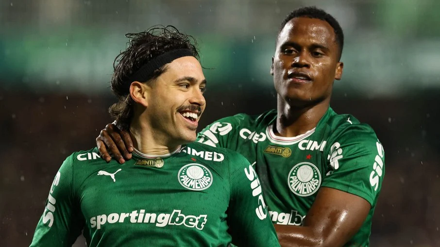 Maurício brilha com dois gols na vitória do palmeiras sobre
