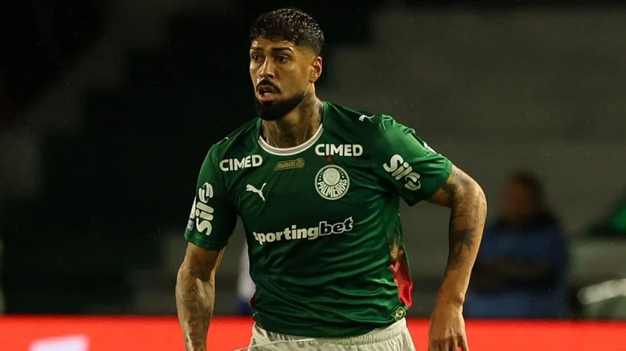 Alexander barboza vibra com estreia ‘marcante’ e vitória do palmeiras