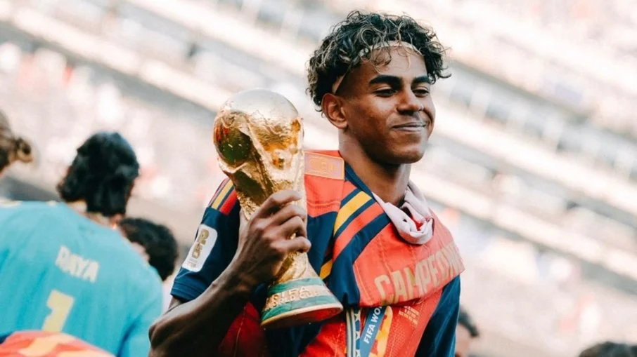 De rocafonda ao topo do mundo: lamine yamal, filho de