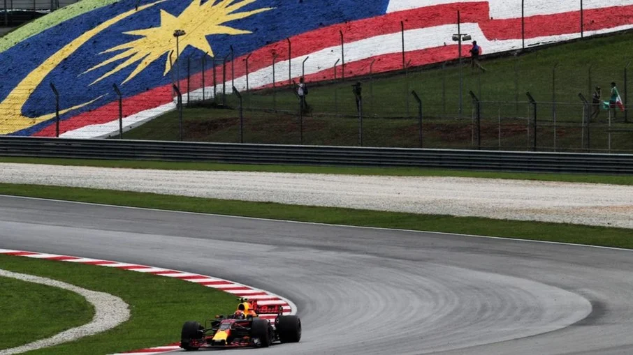 Fórmula 1 anuncia retorno inesperado à malásia: gp do bahrein