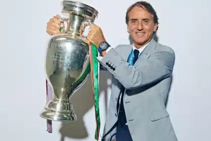 Itália anuncia roberto mancini e claudio ranieri na seleção após