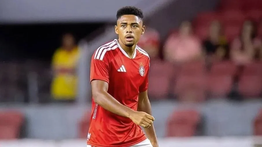 Stjd suspende zagueiro victor gabriel do internacional até retorno de