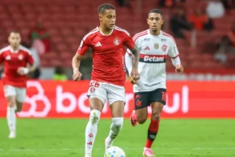 Flamengo tropeça no beira rio contra o internacional e abre caminho