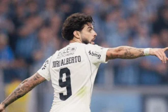 Corinthians tropeça em empate sem gols contra athletico pr e perde