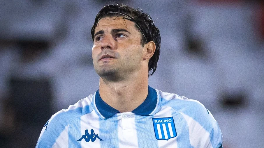 Vasco da gama acerta contratação bombástica de santiago sosa, capitão