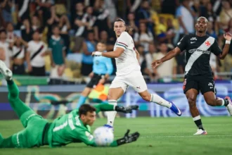 Vasco e fluminense ficam no 0 a 0 em clássico