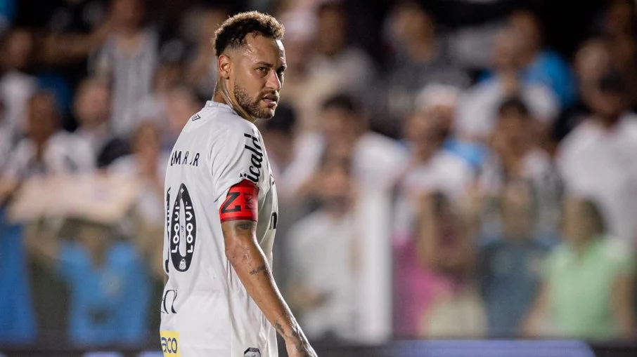 Neymar tem noite discreta em empate do santos com o