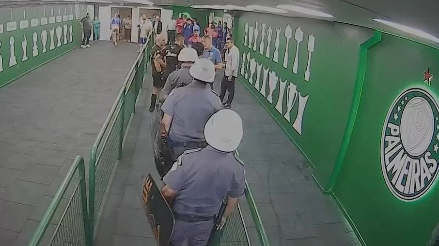 Tensão pós jogo na copa do brasil: polícia intervém no vestiário
