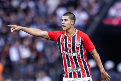 Jogador do são paulo é preso após atropelar e matar